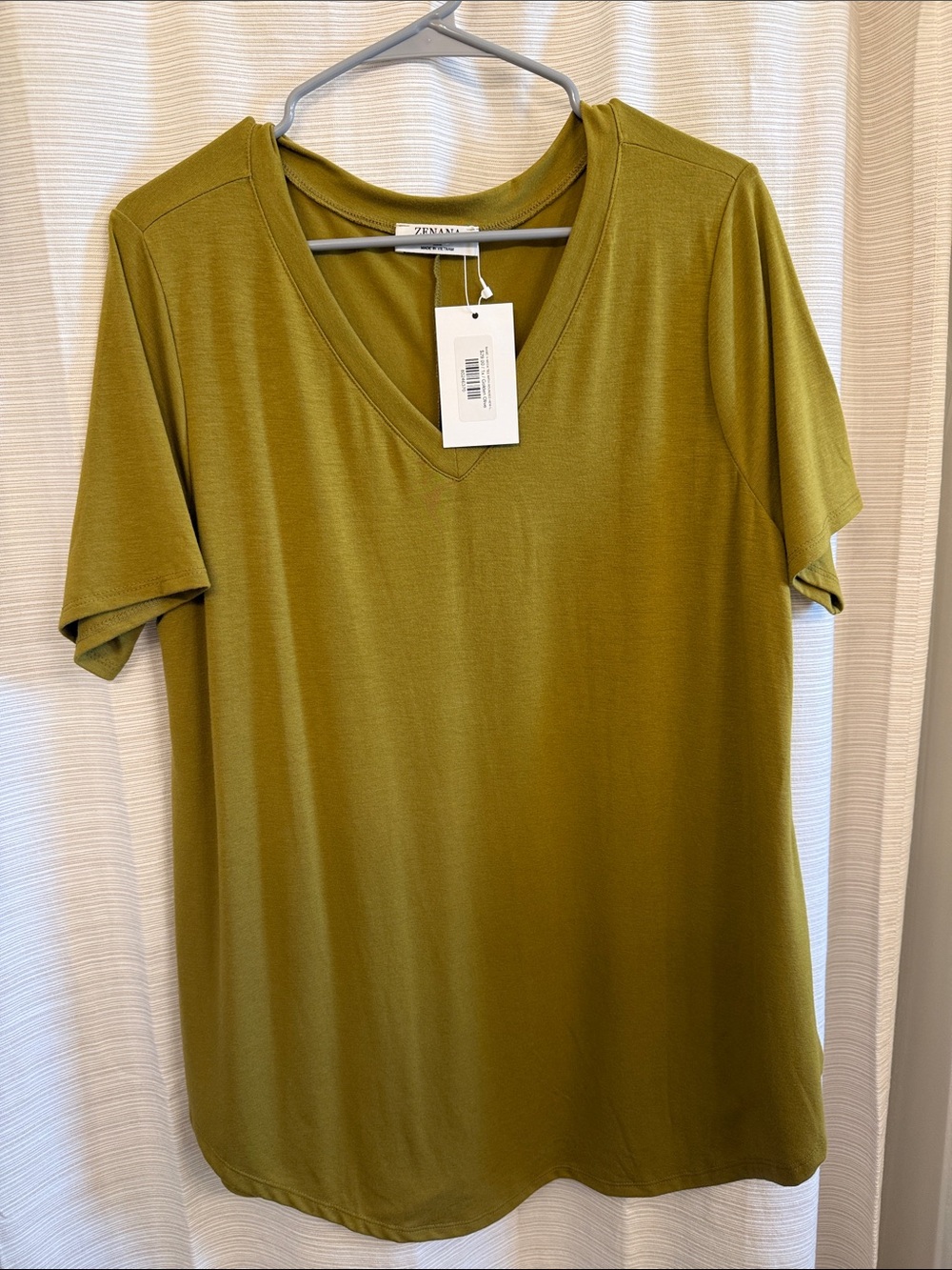 Zenana basic v-neck tee with rounded hem golden olive 1X NWT